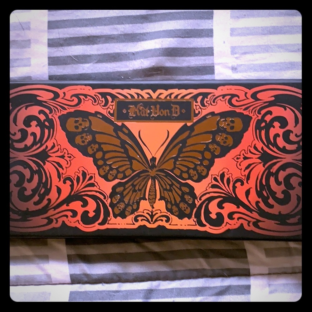 Kat von D eyeshadow